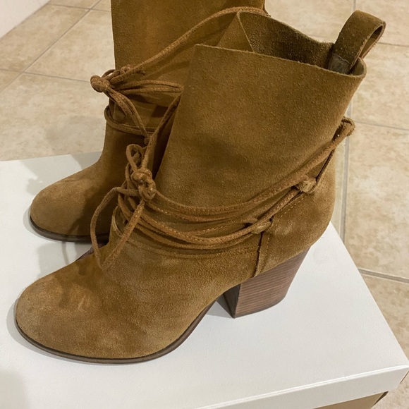 Jessica Simpson Booties - Picture 4 of 5